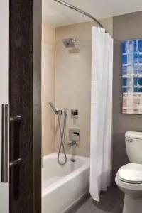 Ventura Beach Marriott - 102