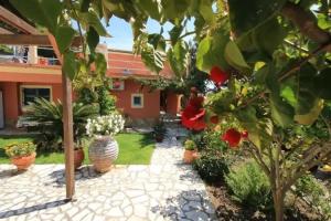 Villa Takis, Pelekas