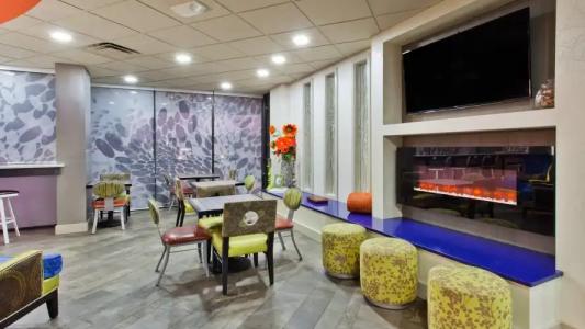 Holiday Inn Express Atlanta NW - Galleria Area, an IHG - 1