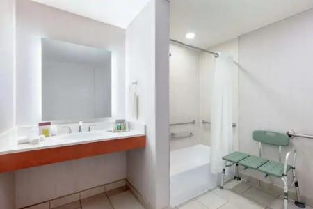 DoubleTree by Hilton Atlanta Airport - 32