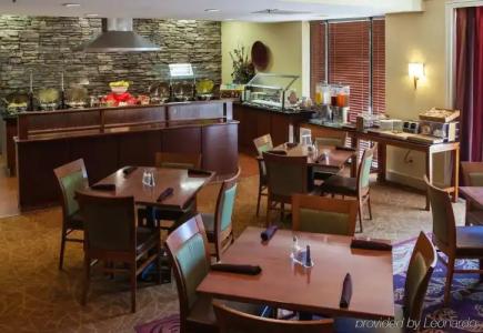 DoubleTree by Hilton Atlanta Airport - 27