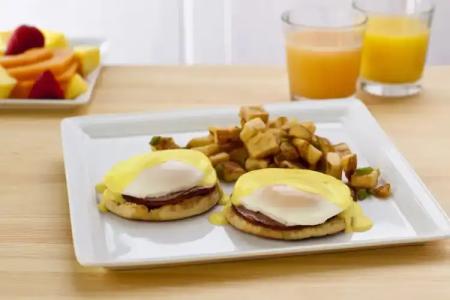 Holiday Inn & Suites Atlanta Airport North, an IHG - 13