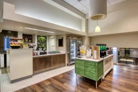Holiday Inn & Suites Atlanta Airport North, an IHG - 10