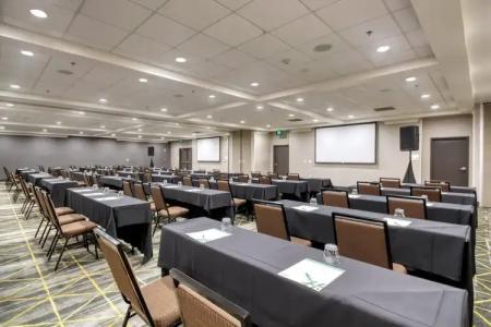 Holiday Inn & Suites Atlanta Airport North, an IHG - 17