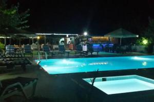 Erol Motel, Orhaniye