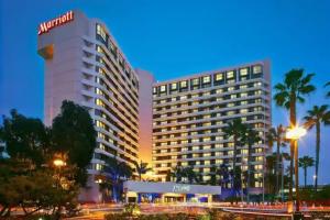 Irvine Marriott, Irvine