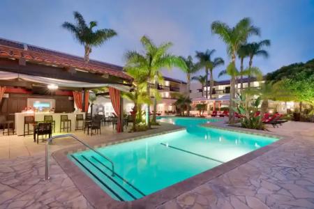 Atrium Orange County - 15