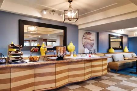 Atrium Orange County - 11