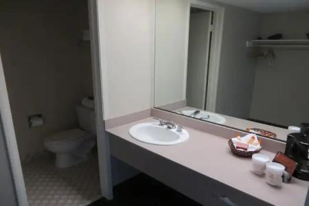 Atrium Orange County - 8