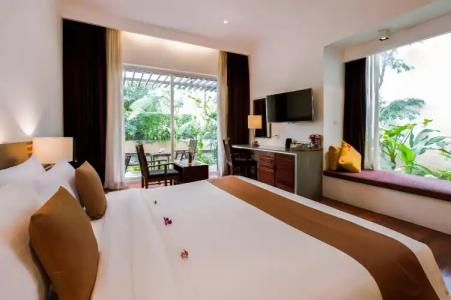 Lynnaya Urban River Resort - 37