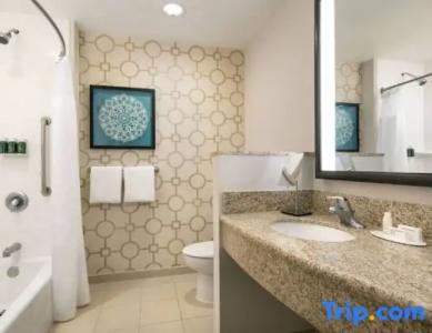 Courtyard by Marriott Santa Barbara Goleta - 61