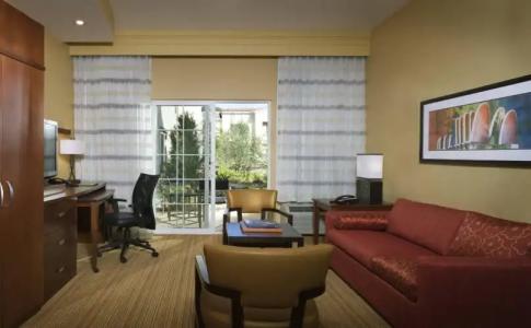 Courtyard by Marriott Santa Barbara Goleta - 4