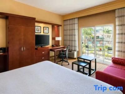Courtyard by Marriott Santa Barbara Goleta - 32