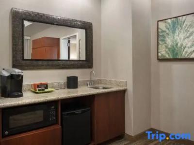 Courtyard by Marriott Santa Barbara Goleta - 76