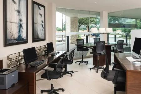 Sheraton Dallas by the Galleria - 41