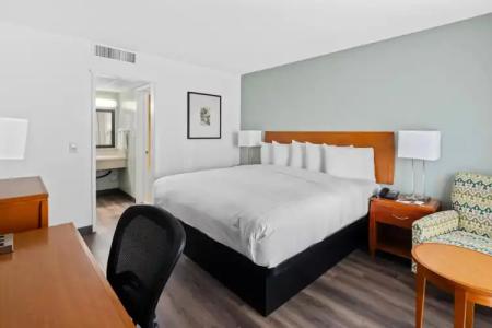 Vagabond Inn Glendale - 39