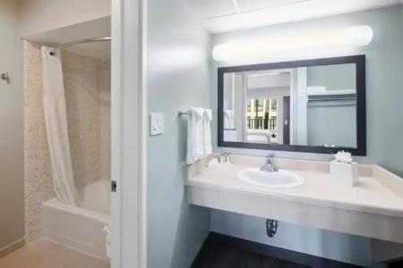 Vagabond Inn Glendale - 48