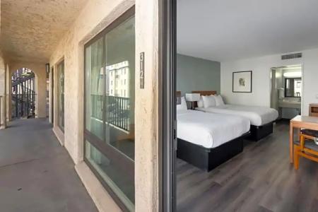 Vagabond Inn Glendale - 63