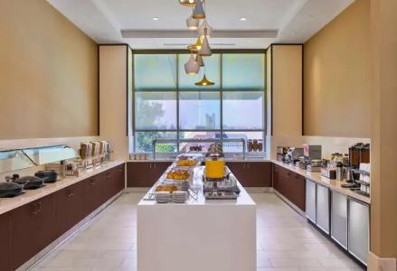 Hilton Los Angeles North-Glendale & Executive Meeting Center - 10