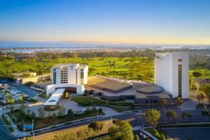 VEA Newport Beach, a Marriott Resort & Spa, Newport Beach