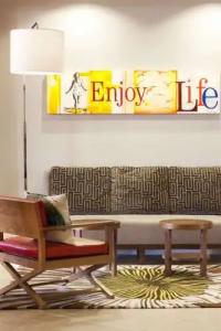 Hyatt Regency Newport Beach - 13