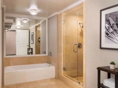 Hyatt Regency Huntington Beach Resort and Spa - 40