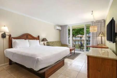 Aston Islander On The Beach - 2