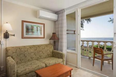 Aston Islander On The Beach - 32