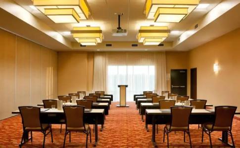 Courtyard by Marriott San Diego Oceanside - 17