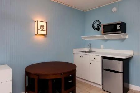 Silver Surf Gulf Beach Resort - 24