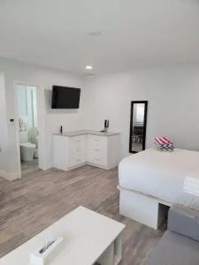 Silver Surf Gulf Beach Resort - 30