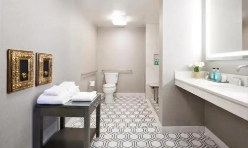 Chamberlain West Hollywood - 14