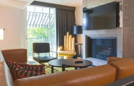 Montrose at Beverly Hills - 38