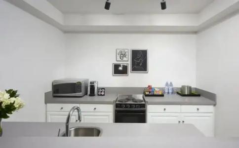 Montrose at Beverly Hills - 50