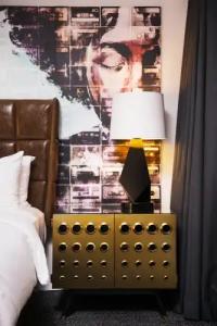 Montrose at Beverly Hills - 25