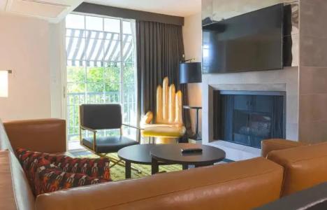 Montrose at Beverly Hills - 51