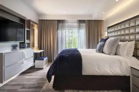 Sunset Marquis - 132