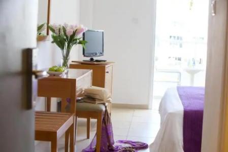 Mayfair Gardens - 50