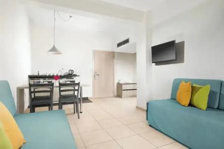 Mayfair Gardens - 102