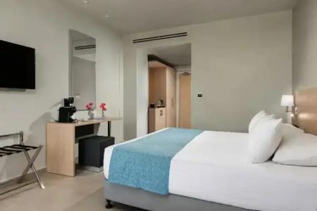 Mayfair Gardens - 86