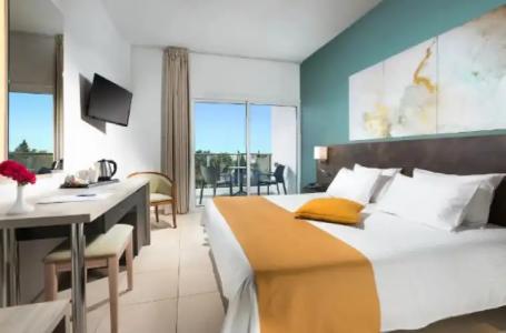 Mayfair Gardens - 53