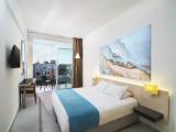 Superior room with pool view