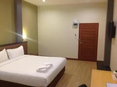 Bird Day Boutique - 39