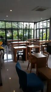 Bird Day Boutique - 21