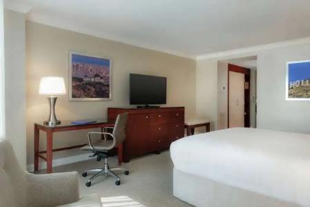 Hilton Los Angeles-Universal City - 4