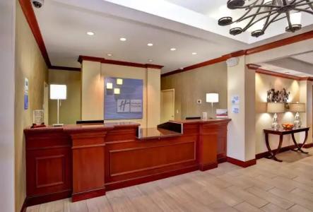Holiday Inn Express & Suites Grand Rapids-North, an IHG - 1