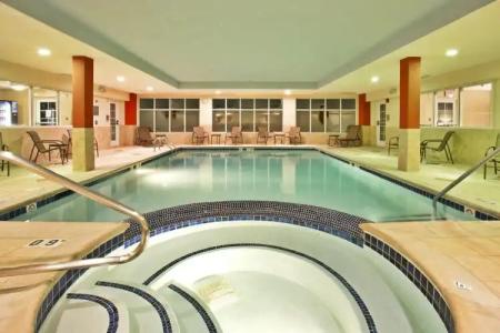 Holiday Inn Express & Suites Grand Rapids-North, an IHG - 16