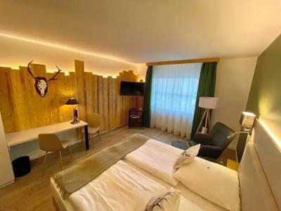 & Restaurant Bergfried - 34