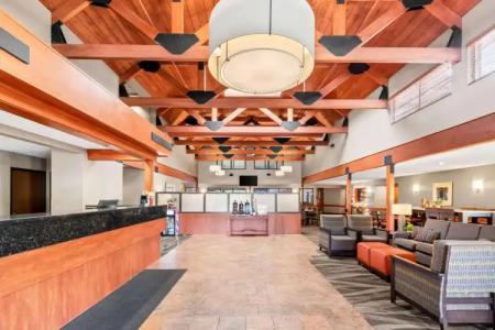 Comfort Inn West - 15