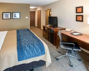Comfort Inn West - 42